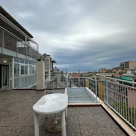 Terrazza 90 Apartment *